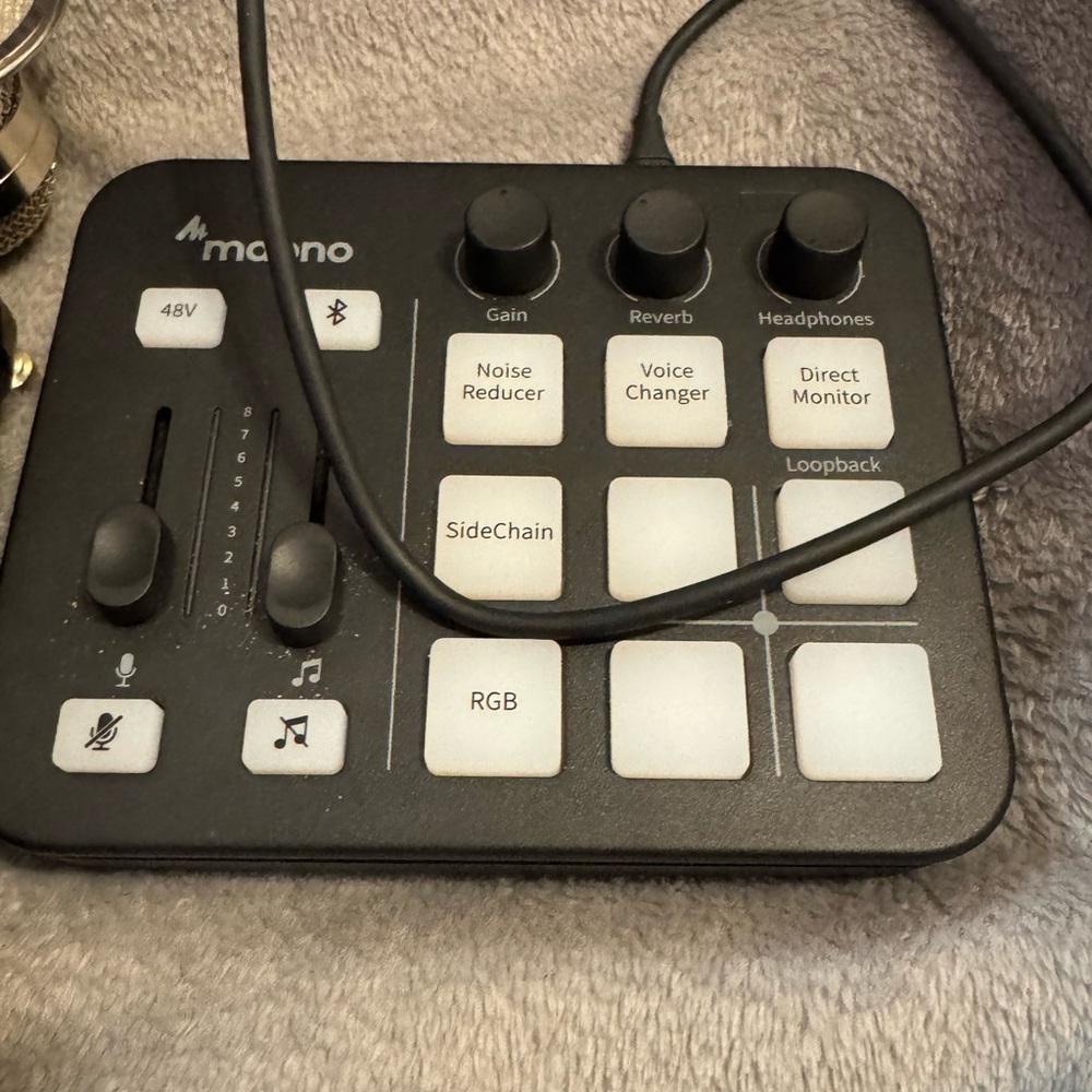 Microphone and audio interface bundle - Picture 4 of 6